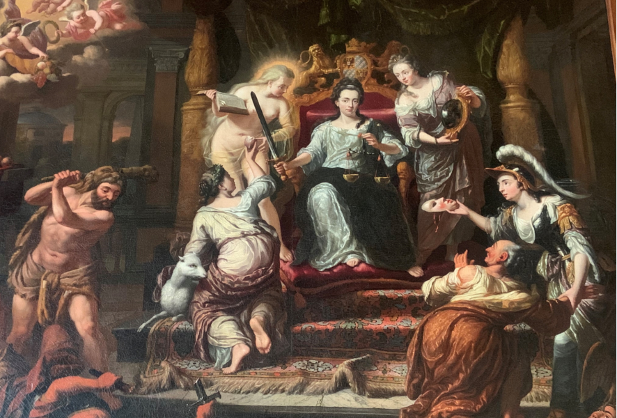 'Gerechtigheid' van Herman Collenius (1699) in de GS-kamer. Rechts naast Justitia staat Prudentia, met een bolle spiegel.
